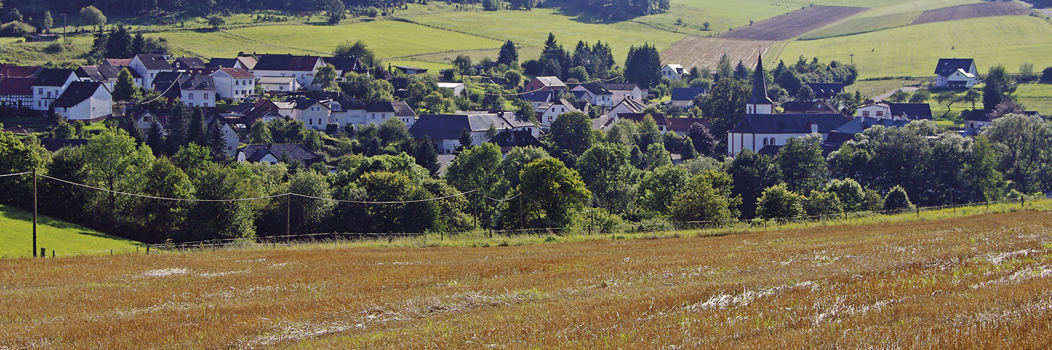 Mitten in der Vulkaneifel und direkt am Eifelsteig liegt das kleine Örtchen Niederehe